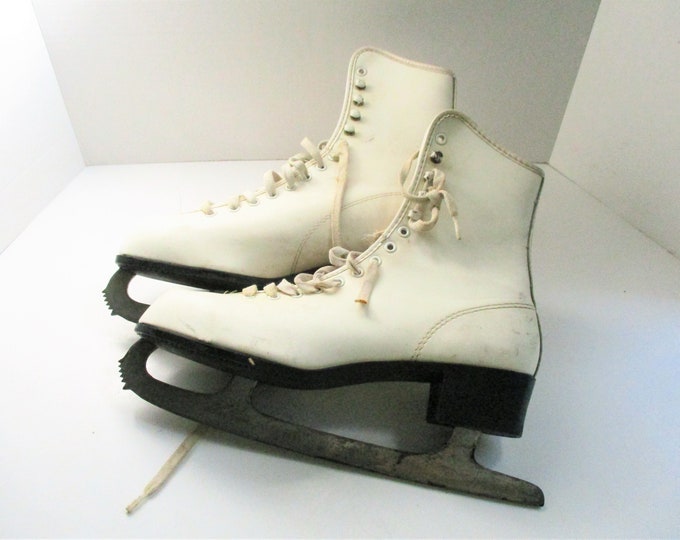 Vintage Ice Skates Imperial White Ladies Leather Figure Skates Winter Decor Front Door Decor Etsy