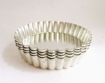 Vintage Mini Tin Tart Pans Bakeware Set of 4