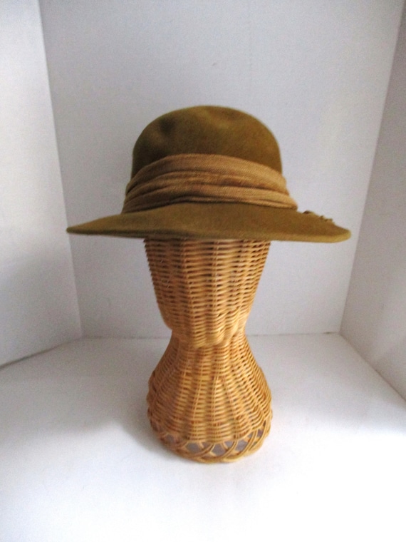 Vintage Ladies Hat Wool Felt Wide Brim Chenille R… - image 2