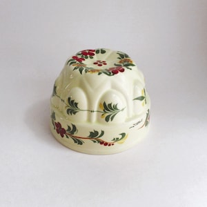 Vintage Ceramic Mold Cake Pan Wall Hanging