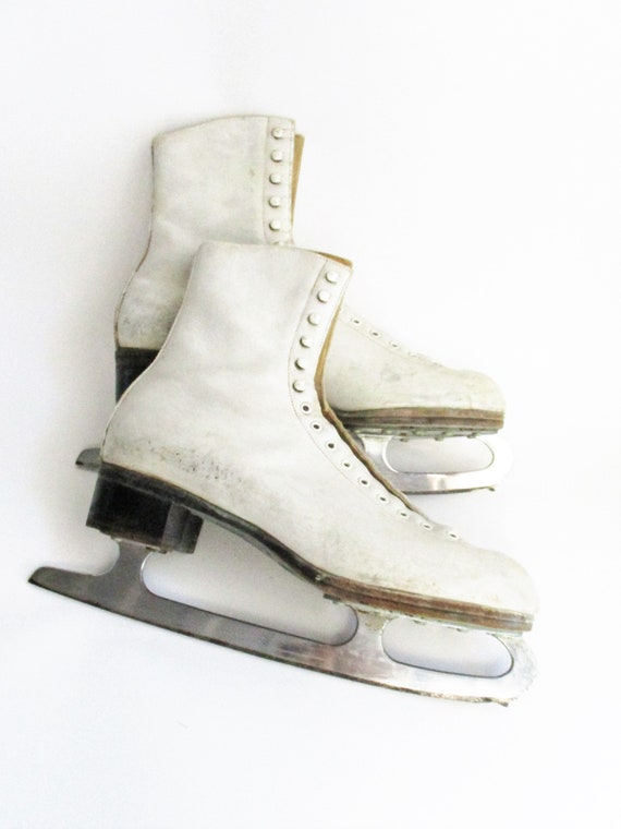 Vintage Ice Skates Riedell White Ladies Leather Figure Skates 