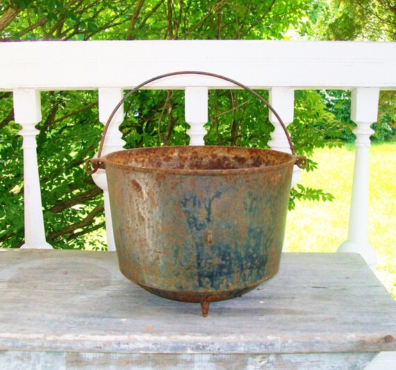 Vintage Pot Cast Iron Cauldron Kettle Bale Handle Fire Pit Etsy