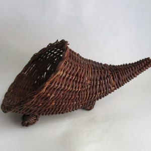Vintage Small Cornucopia Basket Wall Hanging