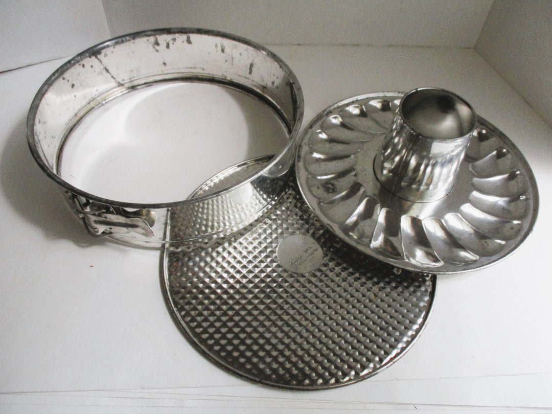 Vintage Spring Form Bundt Pan Brioche Pastry Mould Three Piece Bakeware