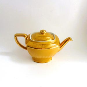 Vintage Teapot Hall 6 Cup Made in USA