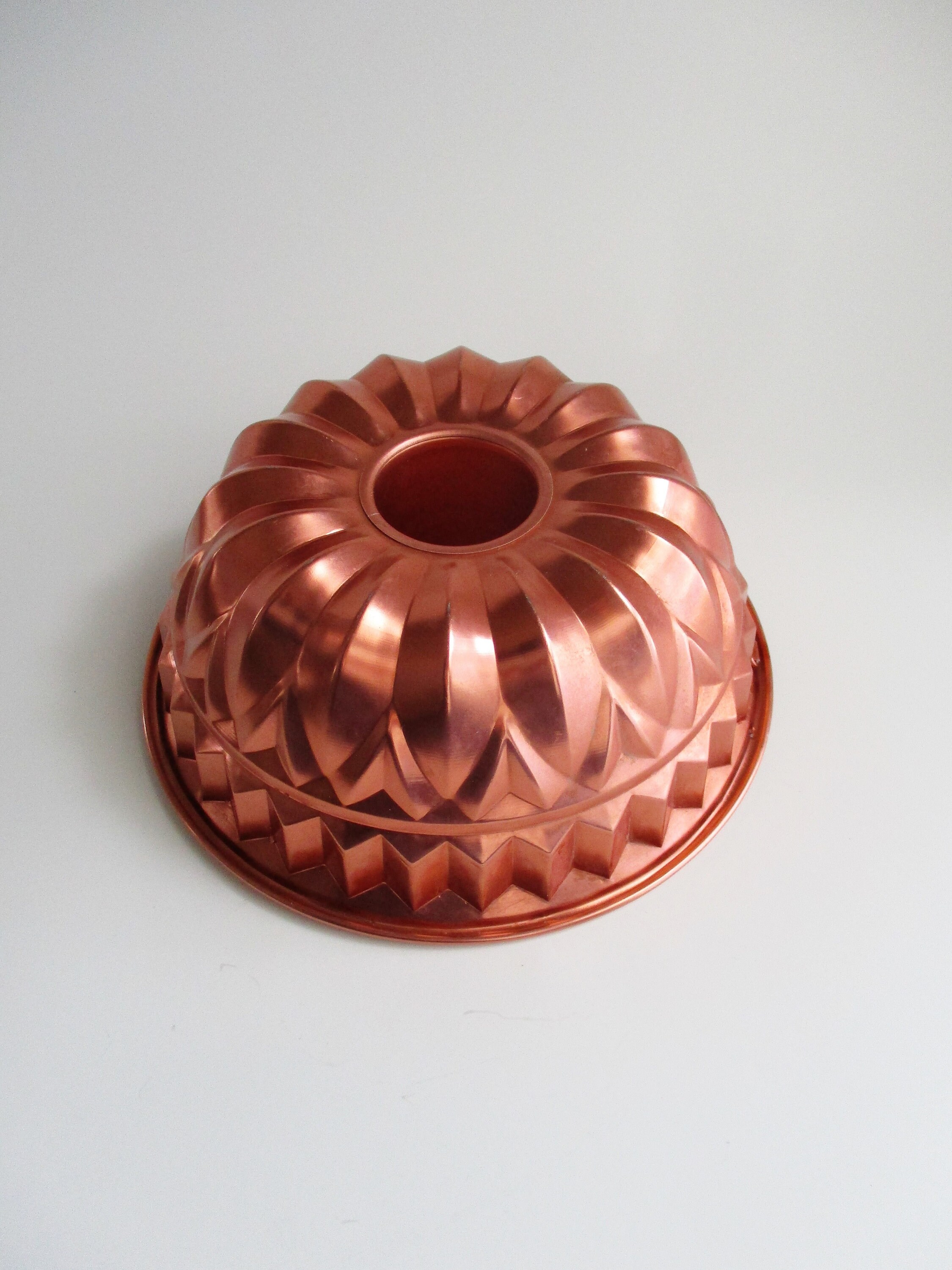 Early 19thc copper French or German Kugelhopf Bundt pan Heavy gauge tin  lined