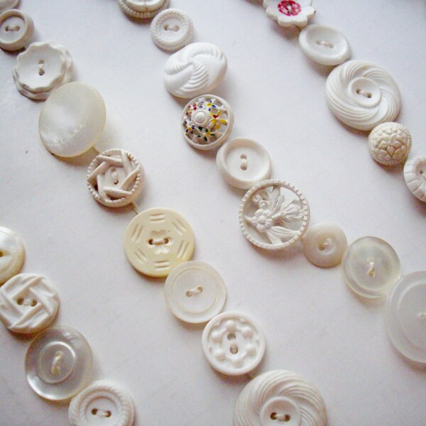 Vintage Button Garland White Ivory 9 Feet