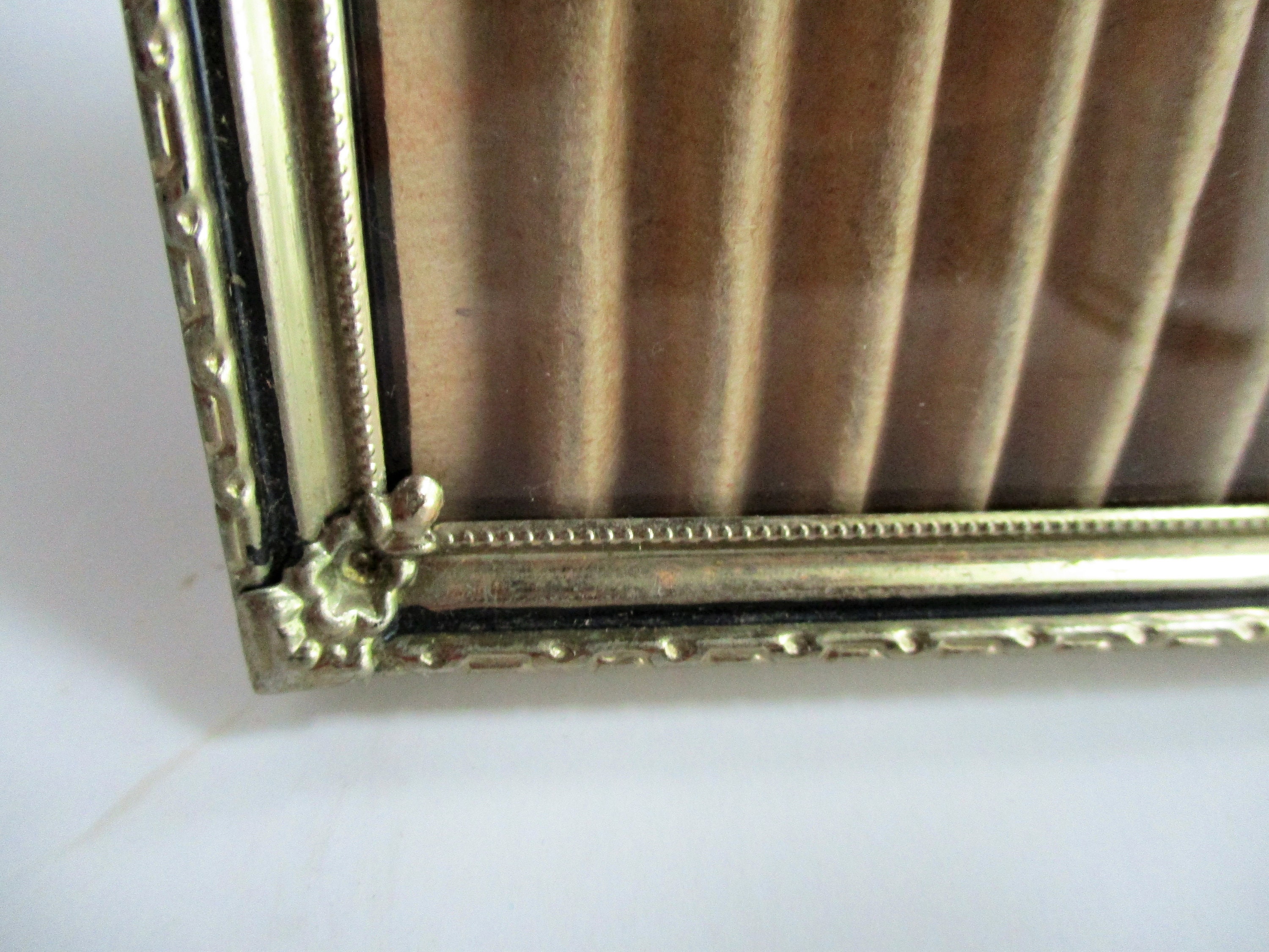 Vintage Picture Frame 5 X 7 Metal Easel Table Top Vertical Etsy