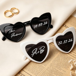 Lunettes de soleil personnalisées pour enterrement de vie de jeune fille, lunettes de soleil cœur avec initiales et date de mariage gravées, cadeau idéal pour une fête prénuptiale.