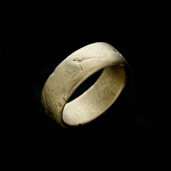 Rustic Textured Men's Wedding Band, Unique Distressed Ring, Gold Band Look Like Worn Out, Scratched Matte 7.5mm Old Looking Men's Ring