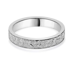 Floraler Ehering im Jugendstil – Handgravierter Goldring für Damen – Gerader 4 mm Ehering im Art Deco Stil