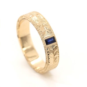 Vintage single sapphire men's wedding ring, Antique sapphire wedding band, 6mm baguette wheat hand carved band for man, Unique 18k gold band