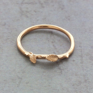 Leaf Gold Wedding Band, Organic Leaves Wedding Ring, Twig Band, Contour Curved Nature Inspired Ring, Delicate Thin Gold 1.5mm Ring Enhancer