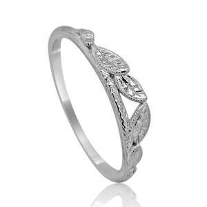 Silver Leaf Engraved Band, Nature Inspired Wedding Ring, Organic Style Band, Delicate Silver Ring, Engraved Silver Ring, Leaves Wedding Band
