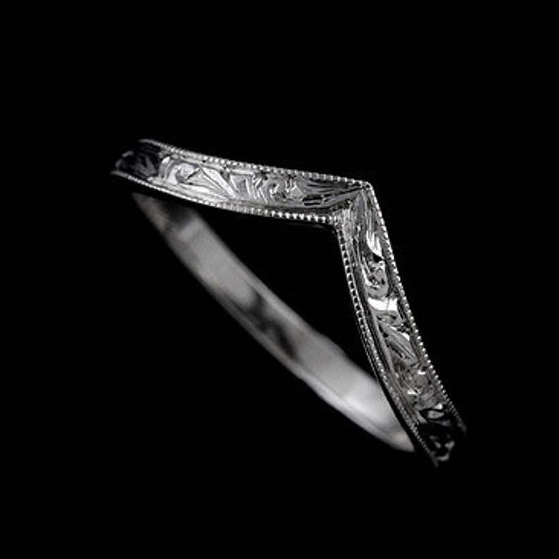 Chevron V Pointed Engraved Wedding Band, Vintage Style Wedding Ring, Curved Milgrain Wedding Ring, Women's Gold Platinum image 1