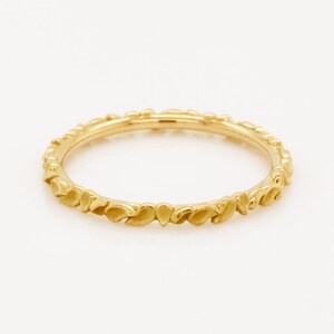 Delicate leaf eternity band, organic wedding band, nature inspired band, leaves wedding ring for women, matching band for sunflower