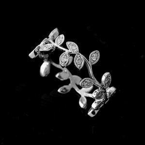 Leaf Diamond Band, Leaves Gold Wedding Ring, Organic Unique Wedding Ring, Nature Inspired Ring, Gold Leaf Blossom Diamond Wedding Ring 8mm