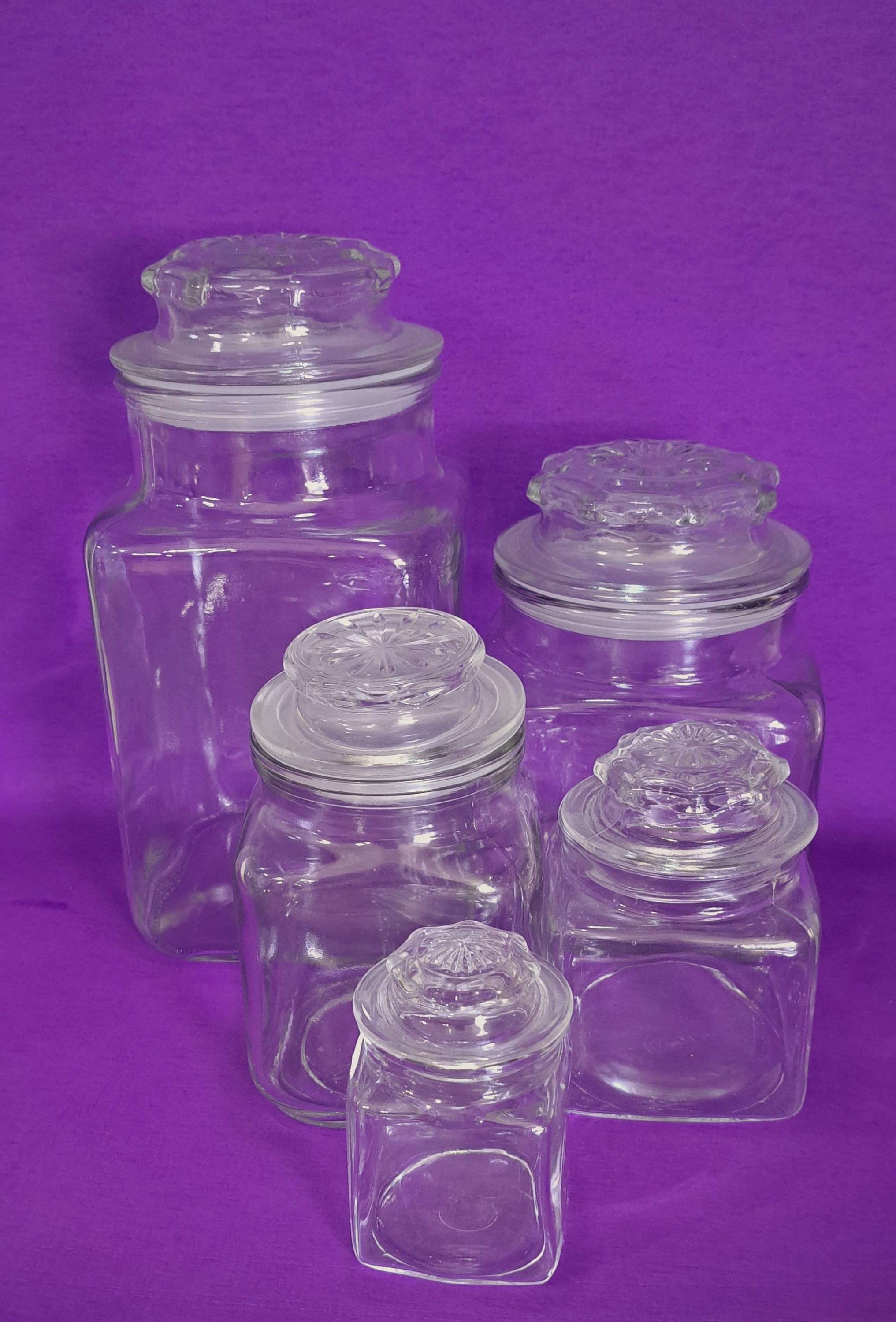 RW Base 8 oz Round Clear Plastic Candy and Snack Jar - with Black