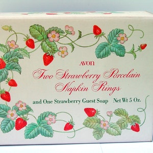 2 Sets of Avon 1978 Vintage Strawberry Porcelain Napkin Rings and Guest Soap, New in Box image 4