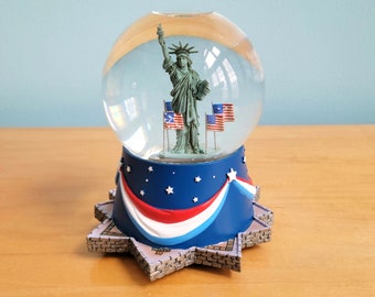 Vintage 2002 Hallmark Patriotic Musical Snow Globe, with original box