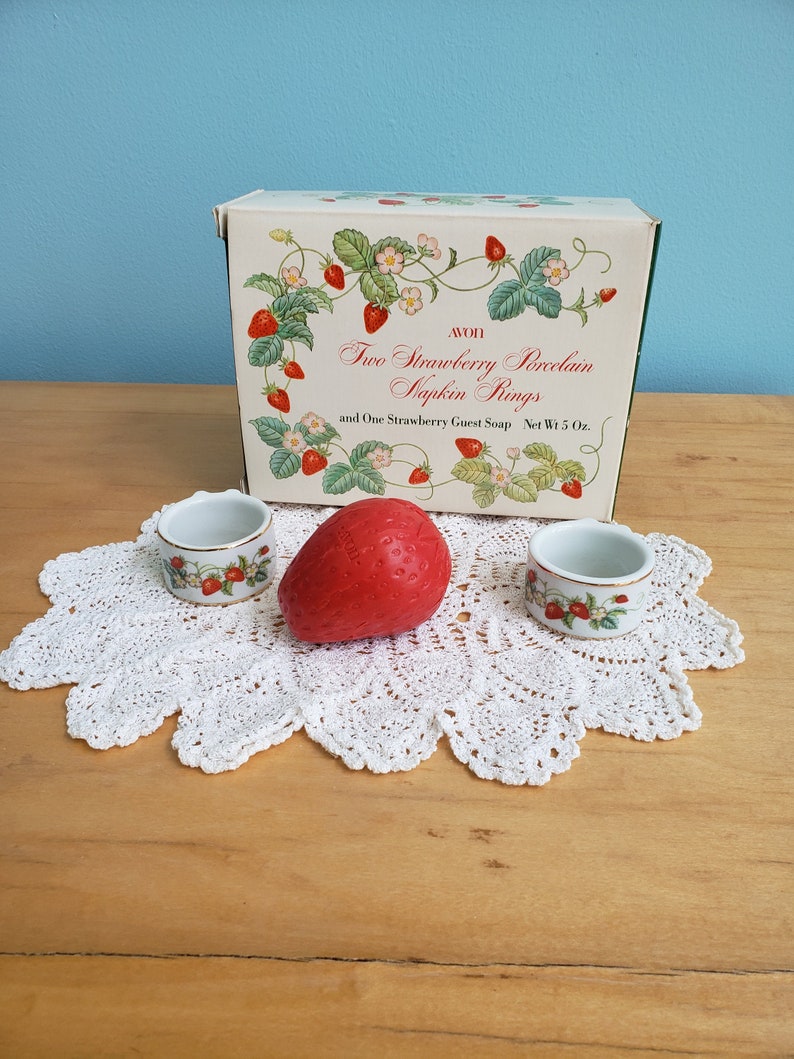 2 Sets of Avon 1978 Vintage Strawberry Porcelain Napkin Rings and Guest Soap, New in Box image 2
