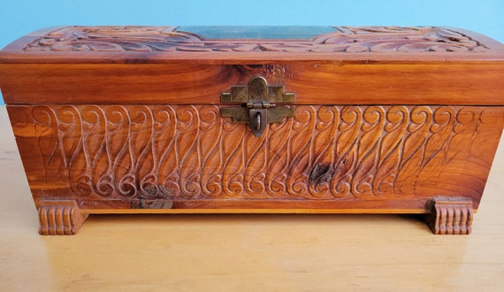 Vintage 1940s Carved Wooden Jewelry Box with Mirr… - image 3