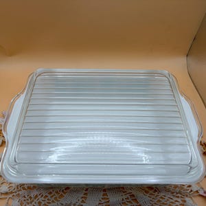 Vintage PYREX Amish Butterprint 1.5 Qt Refrigerator Dish with Lid #0503 - Blue & White