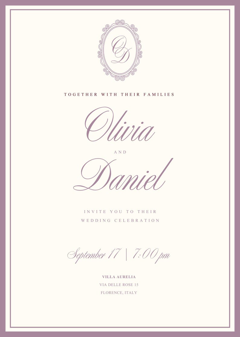 Puede incluir: Una tarjeta de invitaci&oacute;n de boda con fondo crema y borde morado. Presenta un monograma morado de las letras OD dentro de un marco ovalado. El texto dice: Together with their families, Olivia and Daniel invite you to their wedding celebration, September 17, 7:00 pm, Villa Aurelia, Via Delle Rose 15, Florence, Italy.