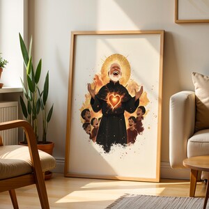 Peut inclure: Une impression d'art encadr&eacute;e repr&eacute;sentant un personnage central &agrave; barbe blanche v&ecirc;tu d'une robe noire, les mains lev&eacute;es, avec un c&oelig;ur lumineux sur la poitrine. Il est entour&eacute; d'une aur&eacute;ole dor&eacute;e et d'enfants rieurs sur fond cr&egrave;me.