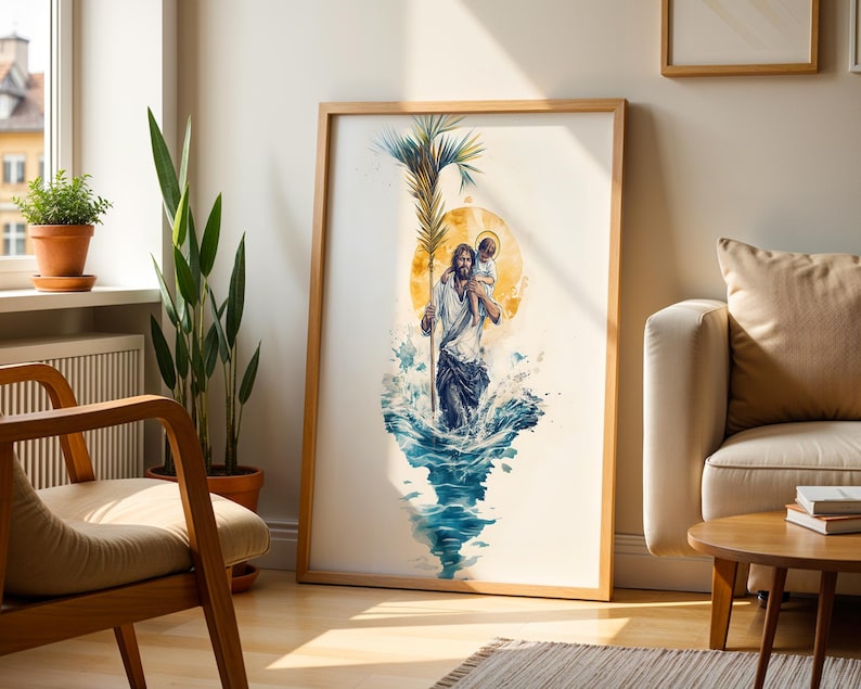 Puede incluir: Una impresi&oacute;n de arte mural vertical enmarcada que presenta una ilustraci&oacute;n en acuarela de una figura que lleva a un ni&ntilde;o sobre sus hombros mientras camina por agua azul. La figura sostiene una palma alta frente a un halo solar dorado.