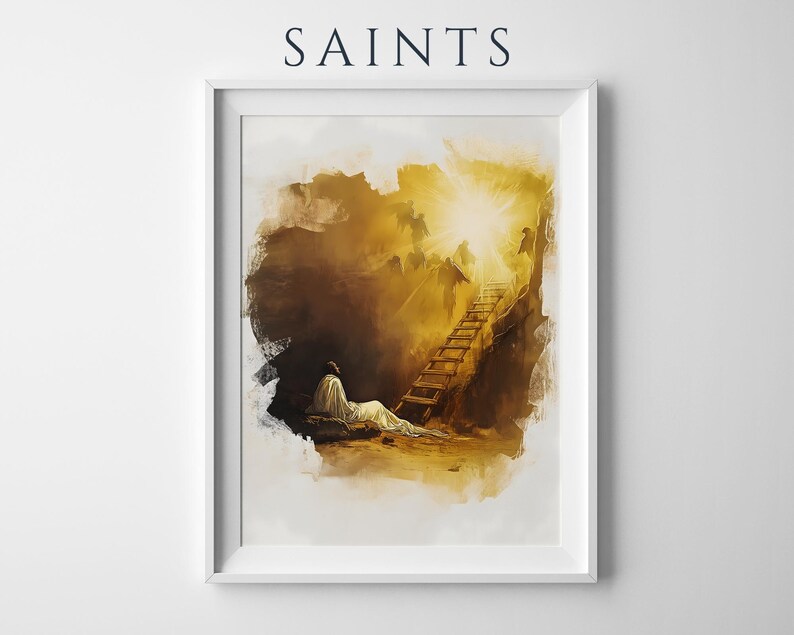 Op de afbeelding: Een ingelijste kunstdruk getiteld SAINTS met een goudkleurige aquarelillustratie van een figuur die rust aan de voet van een ladder die naar een fel licht reikt, met silhouetten van figuren die omhoog klimmen, alles in een witte lijst.