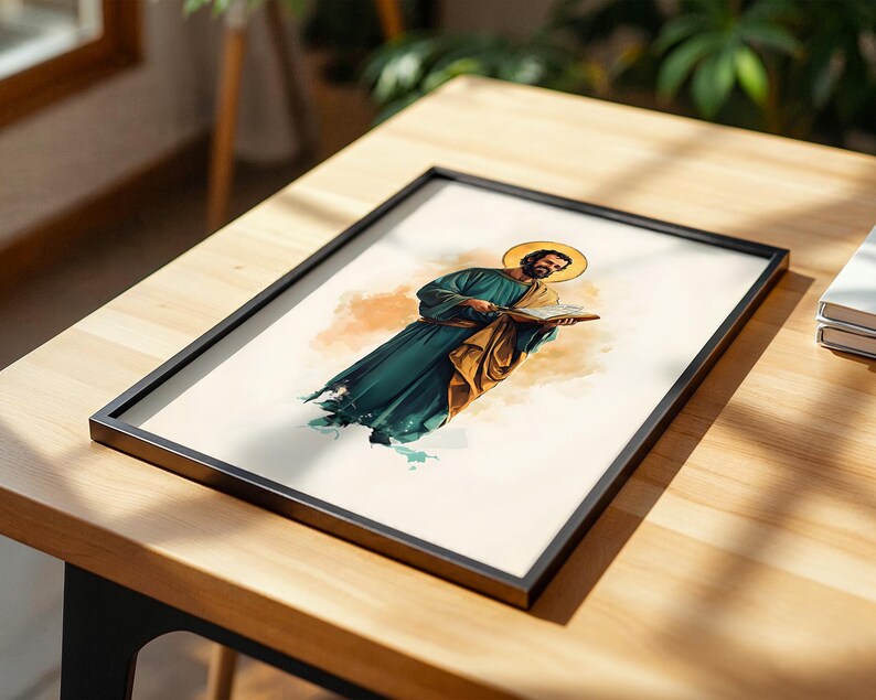 Peut inclure: Une impression encadr&eacute;e repr&eacute;sentant une illustration de style aquarelle d'un personnage barbu v&ecirc;tu d'une robe bleu sarcelle et d'une cape dor&eacute;e, tenant un livre ouvert. Le personnage porte une aur&eacute;ole dor&eacute;e sur un fond cr&egrave;me aux tons orang&eacute;s.