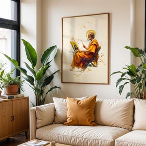 Puede incluir: Una impresi&oacute;n de arte mural enmarcada que presenta una ilustraci&oacute;n estilo acuarela de una figura barbuda con t&uacute;nicas naranjas sentada en una silla, sosteniendo un pincel y un peque&ntilde;o lienzo que representa un retrato, sobre un fondo color crema.