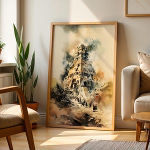 Op de afbeelding: Een ingelijste verticale wandkunstprint met een aquarelillustratie van een torenhoog, antiek stenen bouwwerk dat lijkt op de Toren van Babel, met kleine figuren die door een stoffig, beige en donkerblauw landschap naar het bouwwerk toe lopen.