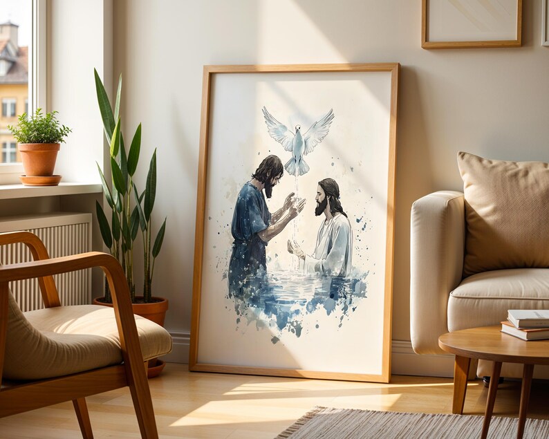 Peut inclure: Une impression encadr&eacute;e de style aquarelle repr&eacute;sentant une sc&egrave;ne de bapt&ecirc;me avec deux personnages dans l'eau, l'un en robe bleu fonc&eacute; et l'autre en robe blanche, avec une colombe blanche descendant, dans des tons de bleu, blanc et brun.