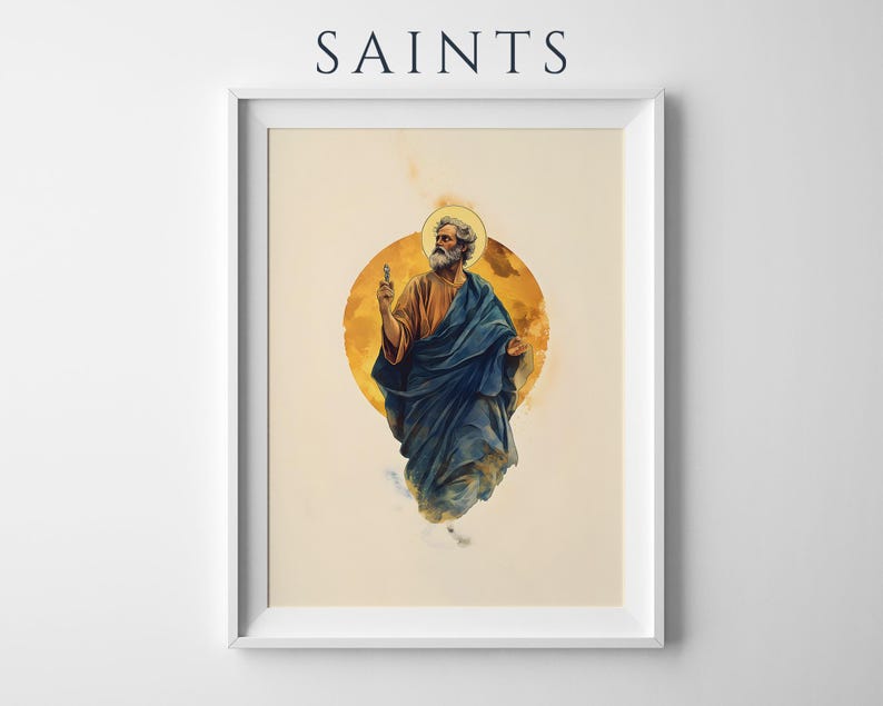 Może przedstawiać: Oprawiony wydruk artystyczny z napisem SAINTS przedstawiający brodatą postać w niebieskiej szacie i pomarańczowej tunice, stojącą przed dużym złotym kolistym nimbem. Postać trzyma w jednej dłoni mały przedmiot na jasnokremowym tle.