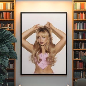 Póster esencial de Sabrina Carpenter / Actuación atemporal en Coachella / Lámina minimalista del álbum Shortn Sweet / Soporte de pared Man's Best Friend