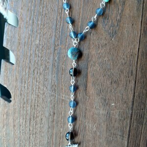 Wolf Spirit Rosary with Howling Wolf Pendant, Dark Blue Sea Glass-Style & Aqua Wood Beads, Blue Sky Jasper Connect, and Smoky Quartz Accents Bild 6