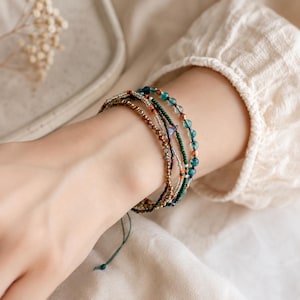 Gelaagde kralenarmband • Verstelbare wikkelarmband • Groene boho-armband • Handgemaakt sieraad, cadeau voor mama