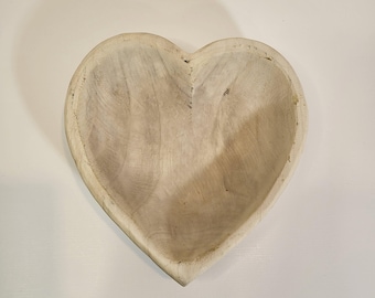 Bol de madera tallado a mano con forma de corazón para amasar – Decoración rústica bohemia de granja con acabado blanqueado
