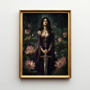 Dark Fantasy Sword Woman Poster & Leinwand | Gothic romantische Lotus Kunst | Witchy Decor Wandbild | Romantik Geschenk WHIB23