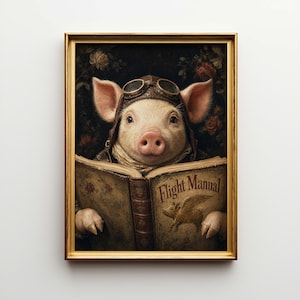 Può includere: Un'opera d'arte incorniciata raffigurante un maiale con un casco e occhiali da aviatore in pelle, intento a leggere un libro intitolato "Flight Manual". L'immagine ha un'estetica vintage e stravagante, su uno sfondo floreale scuro.