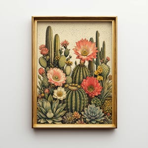 Op de afbeelding: Een ingelijste botanische print met een levendige illustratie van verschillende cactussen en vetplanten. Het kunstwerk toont een verscheidenheid aan cactussen, waaronder lange kolomvormige types en ronde toncactus, versierd met roze, gele en witte bloemen. De print zit in een gouden lijst.