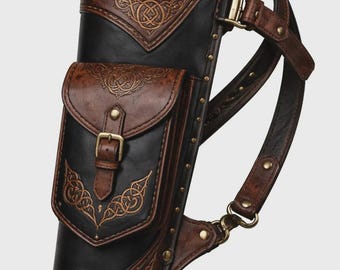 Handgefertigter Seitenköcher aus Leder, schwarz braun