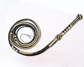 Handgefertigte Lederpeitsche - Elegantes, geflochtenes Design in Schwarz und Hellbraun, starker Griff, hochwertige Verarbeitung