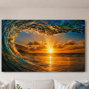 Arte Oceânica Onda Dourada ao Pôr do Sol | Decoração de Parede Costeira (Download Digital)