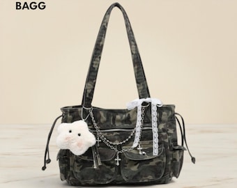 Vintage Y2K Style Handbag With Adjustable Shoulder Strap