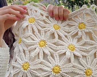 Bolso de hombro de ganchillo con margaritas beige hecho a mano – Bolso tote bohemio de algodón tejido hueco