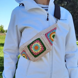 Crochet Bum Bag, Crochet Fanny Bag, Granny Square Bag, Small Crossbody Bag, Hobo Bag, Sling Bag for Women, Chest Bag, Hands Free Boho Bag