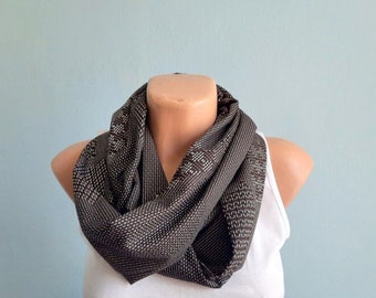 Loop Scarf,Endless Infinity Scarf, Winter Scarves for Woman, Geometric Design Loop Scarf in Brown